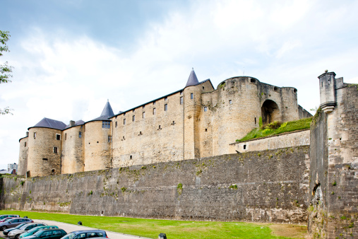 hotel face au chateau fort de sedan ardennes